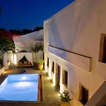 In Santorini With Stunning Outdoor Kitchen Villa Megalokori