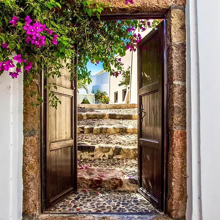 In Santorini With Stunning Outdoor Kitchen Villa Megalokori