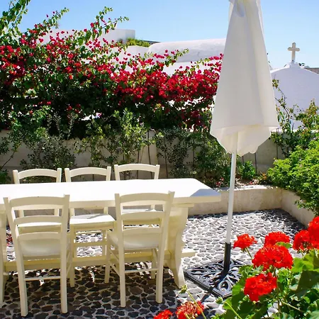 In Santorini With Stunning Outdoor Kitchen * Megalokori