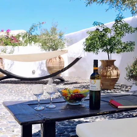 别墅 In Santorini With Stunning Outdoor Kitchen 梅加洛克里