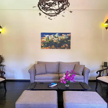 Vila In Santorini With Stunning Outdoor Kitchen