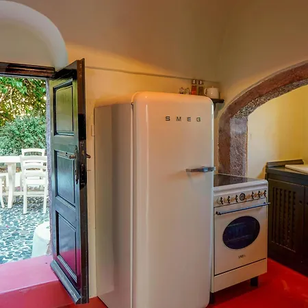 Vila In Santorini With Stunning Outdoor Kitchen Megalochori (Santorini)