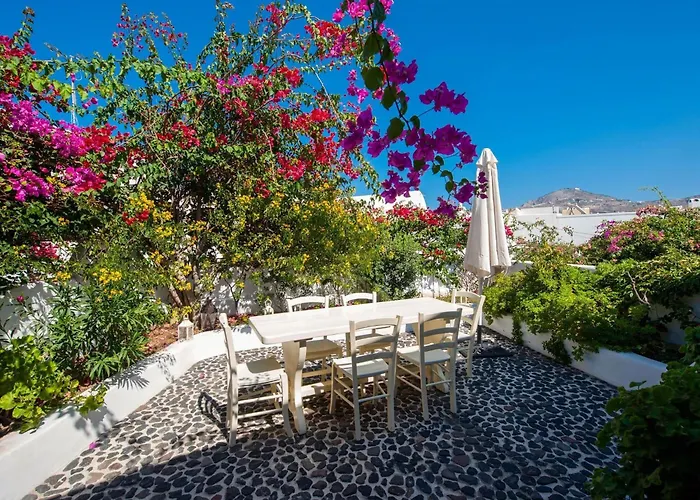 فيلة In Santorini With Stunning Outdoor Kitchen ميغالوخوري