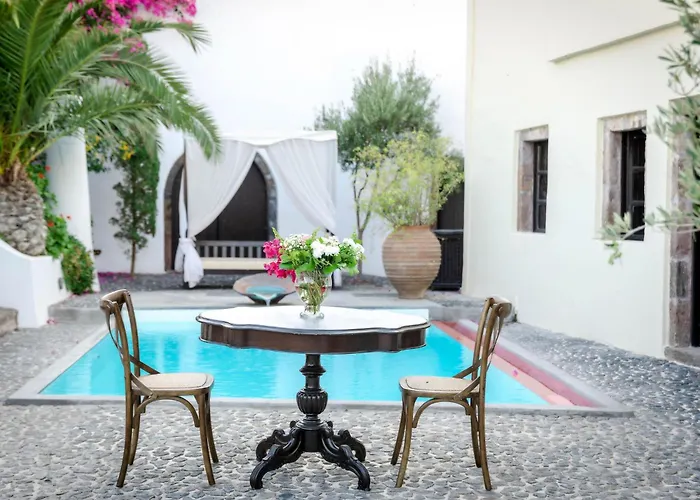 别墅 In Santorini With Stunning Outdoor Kitchen 梅加洛克里